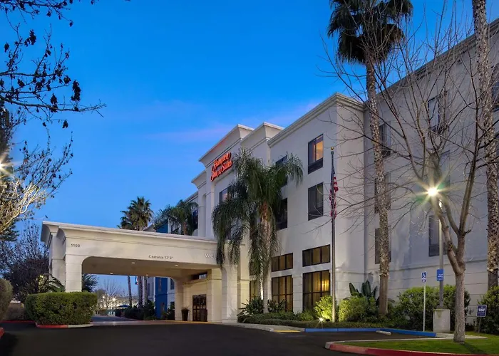 Hampton Inn&Suites Tulare