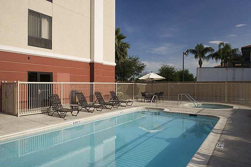 Hampton Inn&suites 3*