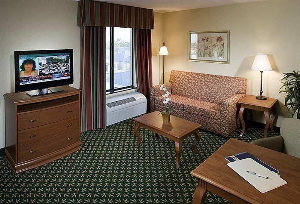Hampton Inn&suites 3*