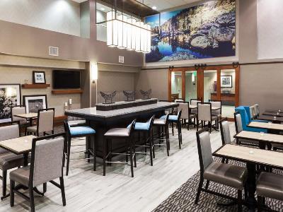 Hampton Inn&suites 3*