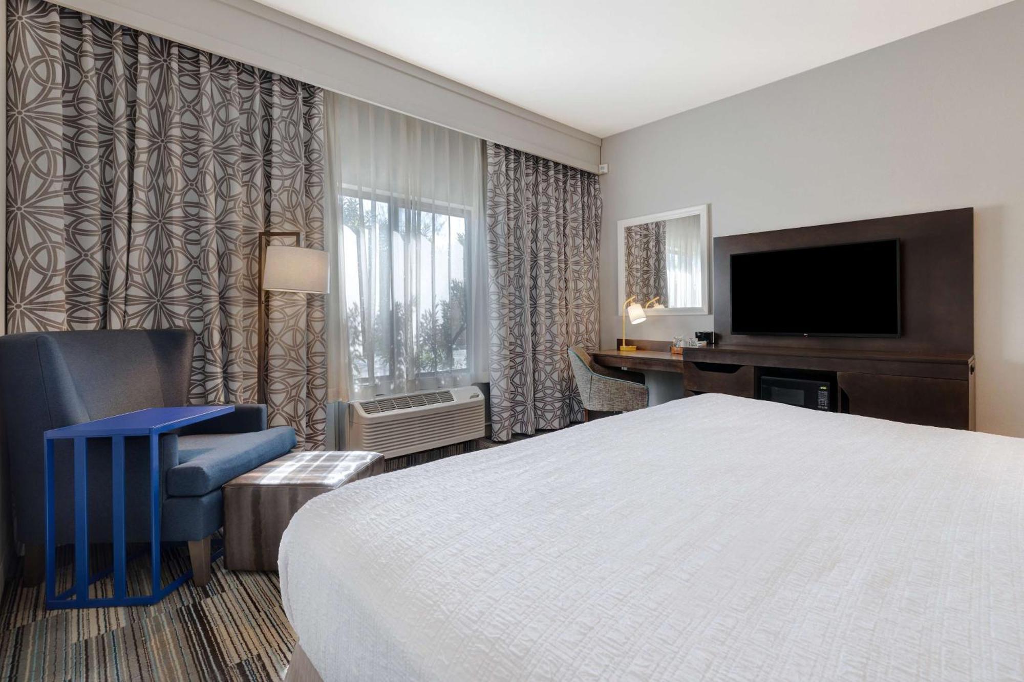 Hotel Hampton &