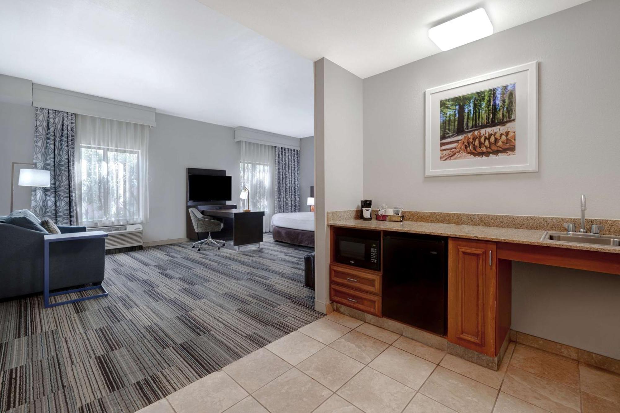Hotel Hampton & 3*