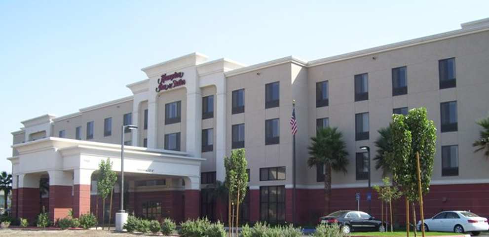 Hampton & Hotel