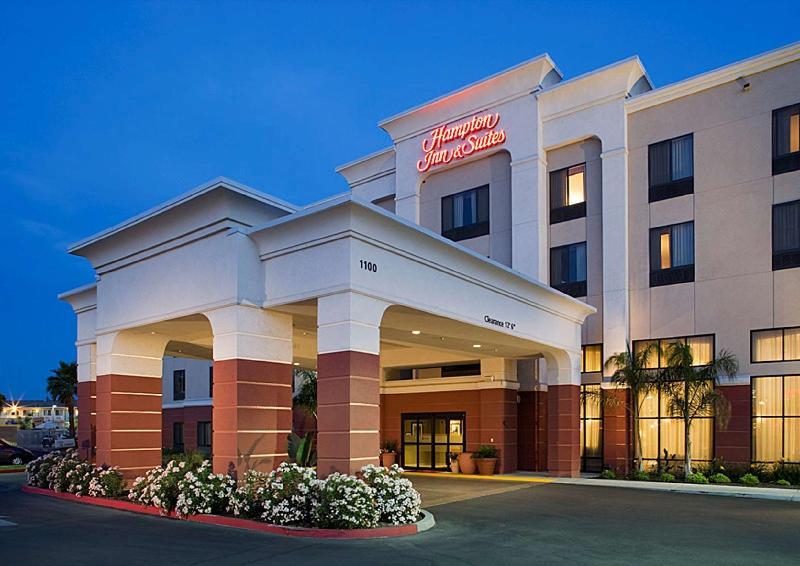 Hampton & Hotel 3*